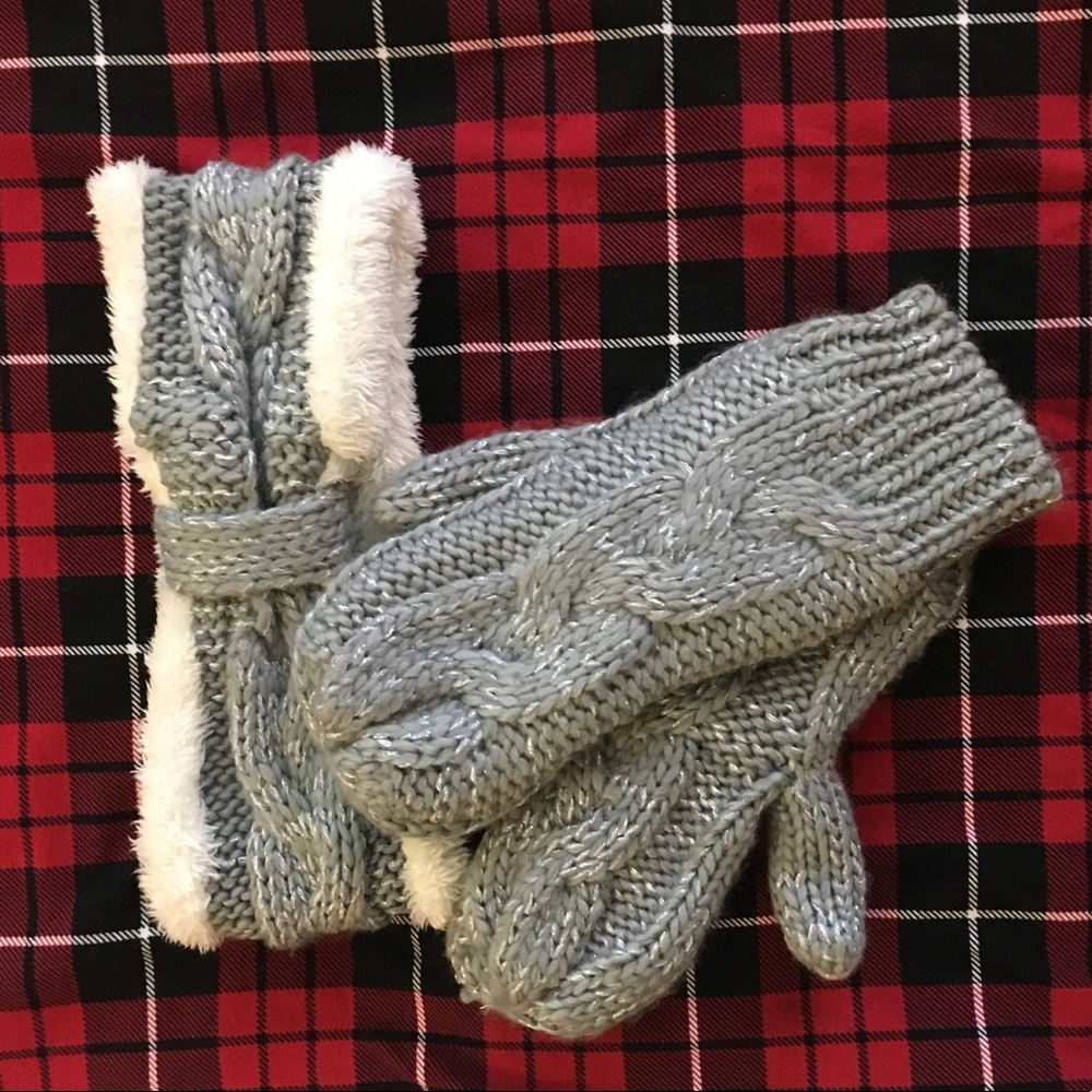 Cable Knit Head Wrap & Mittens Reversible!
